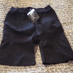 Nieaf Black Women's Shaping Shorts